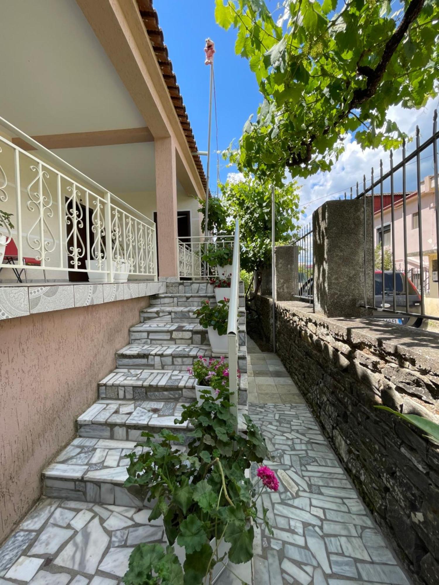 Hotel Eljos House Përmet Exterior foto